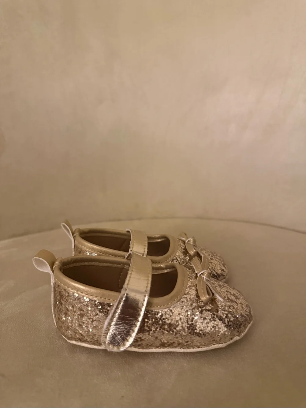 Glitter Bow Mary Jane Baby Shoes in Gold